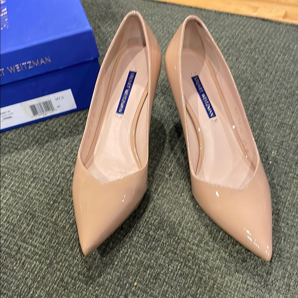 Stuart Weitzman Nude Patent Leather Pumps (sz 7.5)